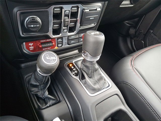 Certified 2025 Jeep Wrangler Unlimited Rubicon w/ Technology Group image 4