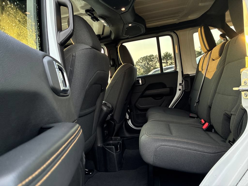 Used 2026 Jeep Wrangler Unlimited Sahara AWD/4WD image 22