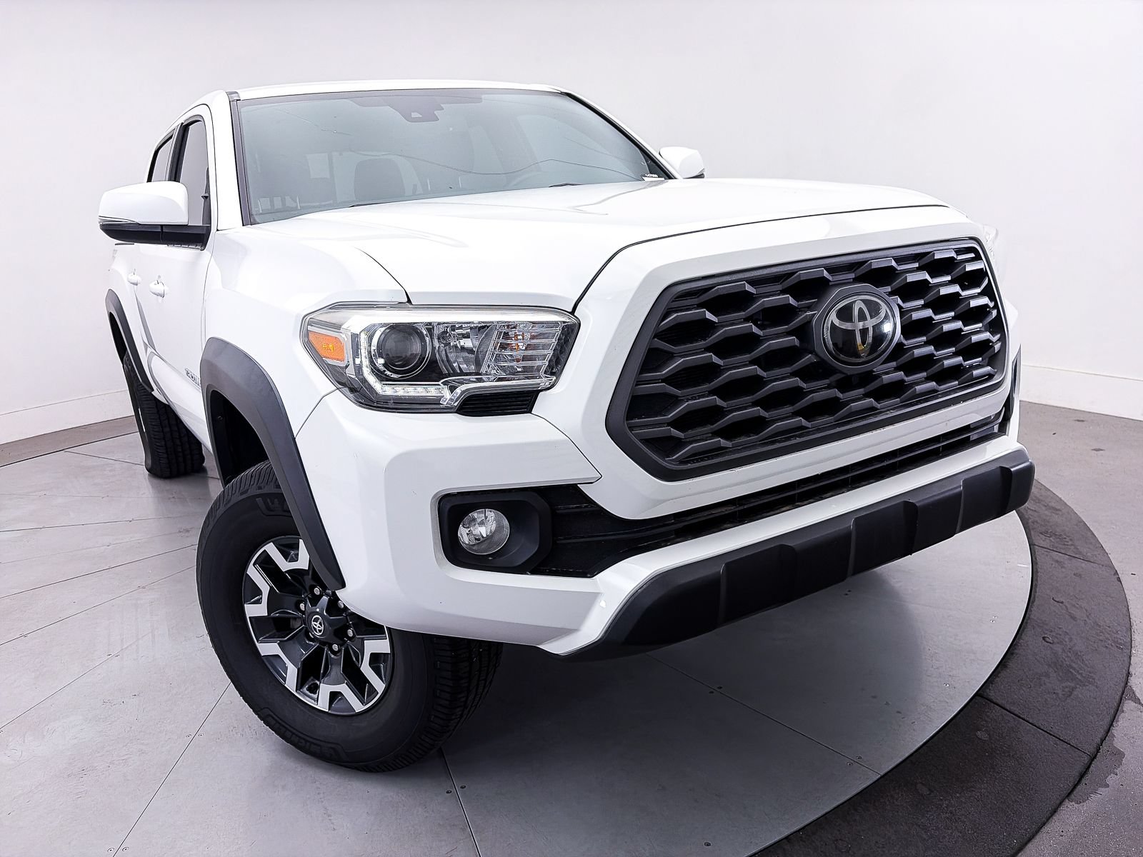 Used 2021 Toyota Tacoma TRD Off-Road w/ Technology Package RWD image 4