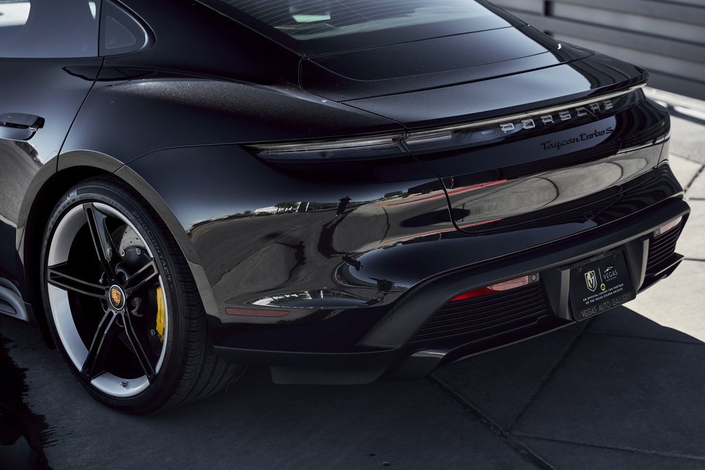 Used 2020 Porsche Taycan Turbo S image 9