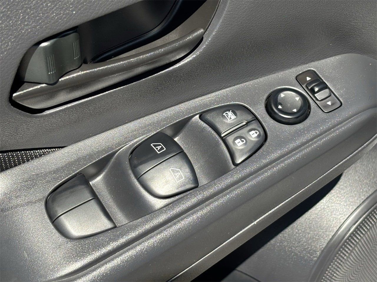 New 2025 Nissan Kicks Play S image 25