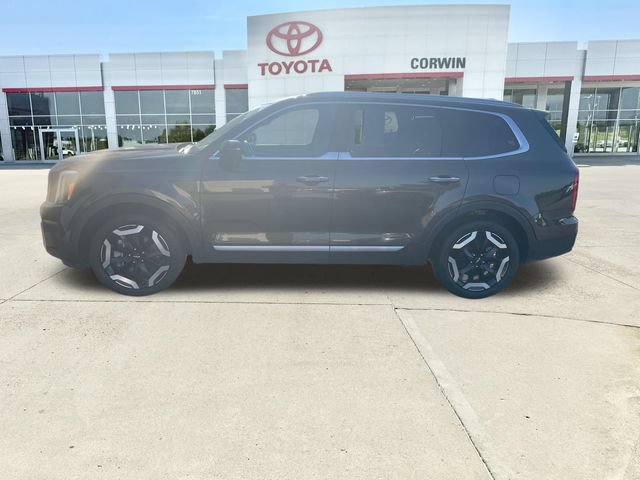 Used 2025 Kia Telluride S FWD image 2