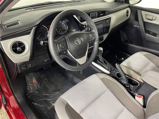 Used 2017 Toyota Corolla LE image 3