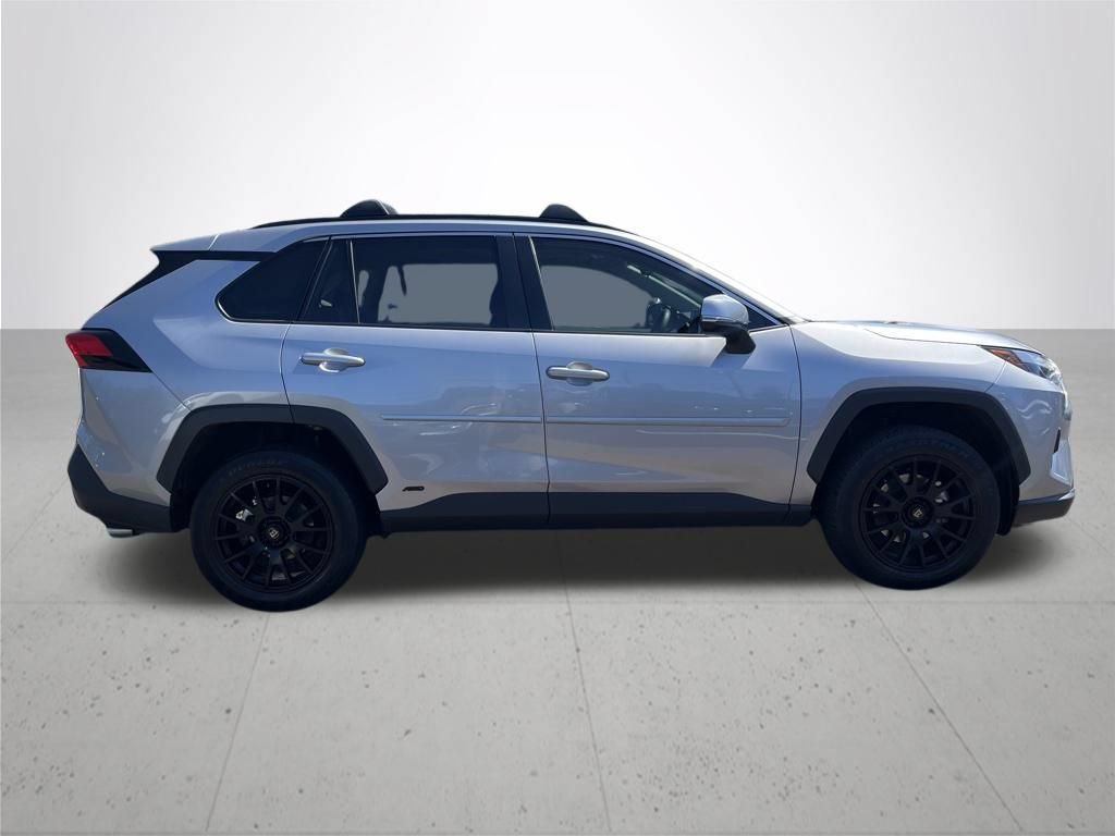 Used 2023 Toyota RAV4 XLE Premium AWD/4WD image 4