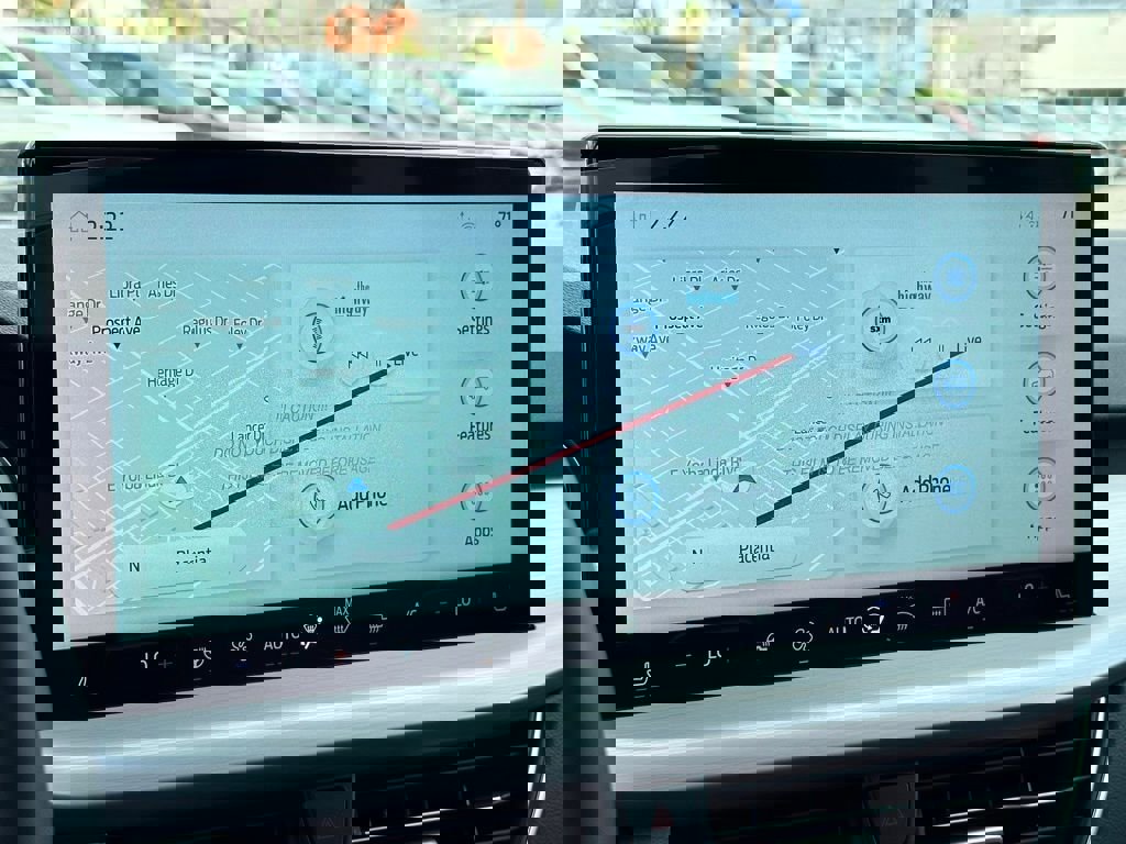 New 2024 Ford Escape SE w/ PHEV Premium Package image 17