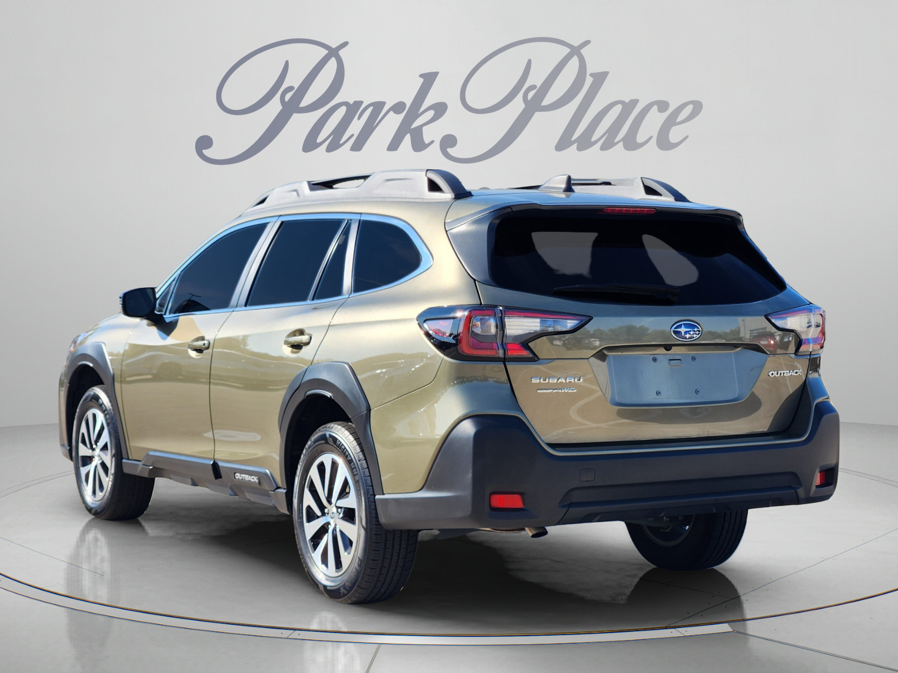 Used 2025 Subaru Outback Premium AWD/4WD image 3