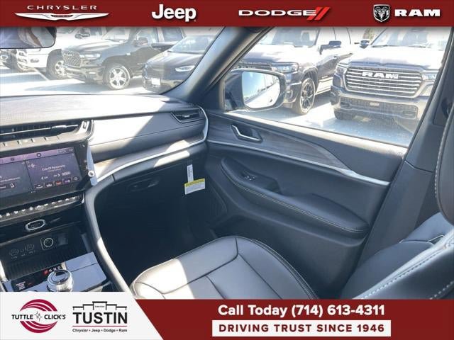 New 2027 Jeep Grand Cherokee Limited w/ Limited Altitude Package AWD/4WD image 37