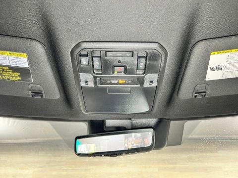 Used 2025 Toyota Tundra Limited AWD/4WD image 21
