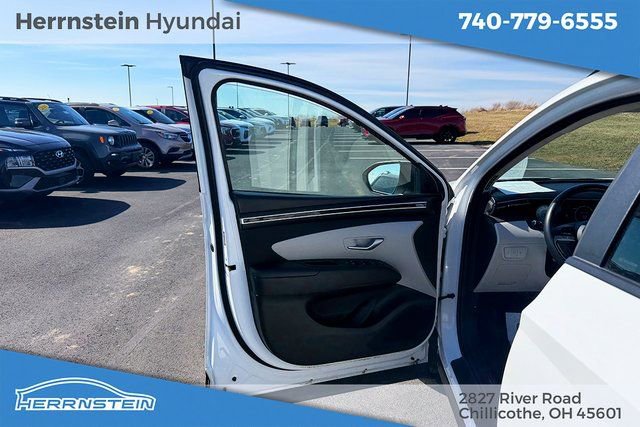 Used 2023 Hyundai Tucson SEL w/ Convenience Package image 13