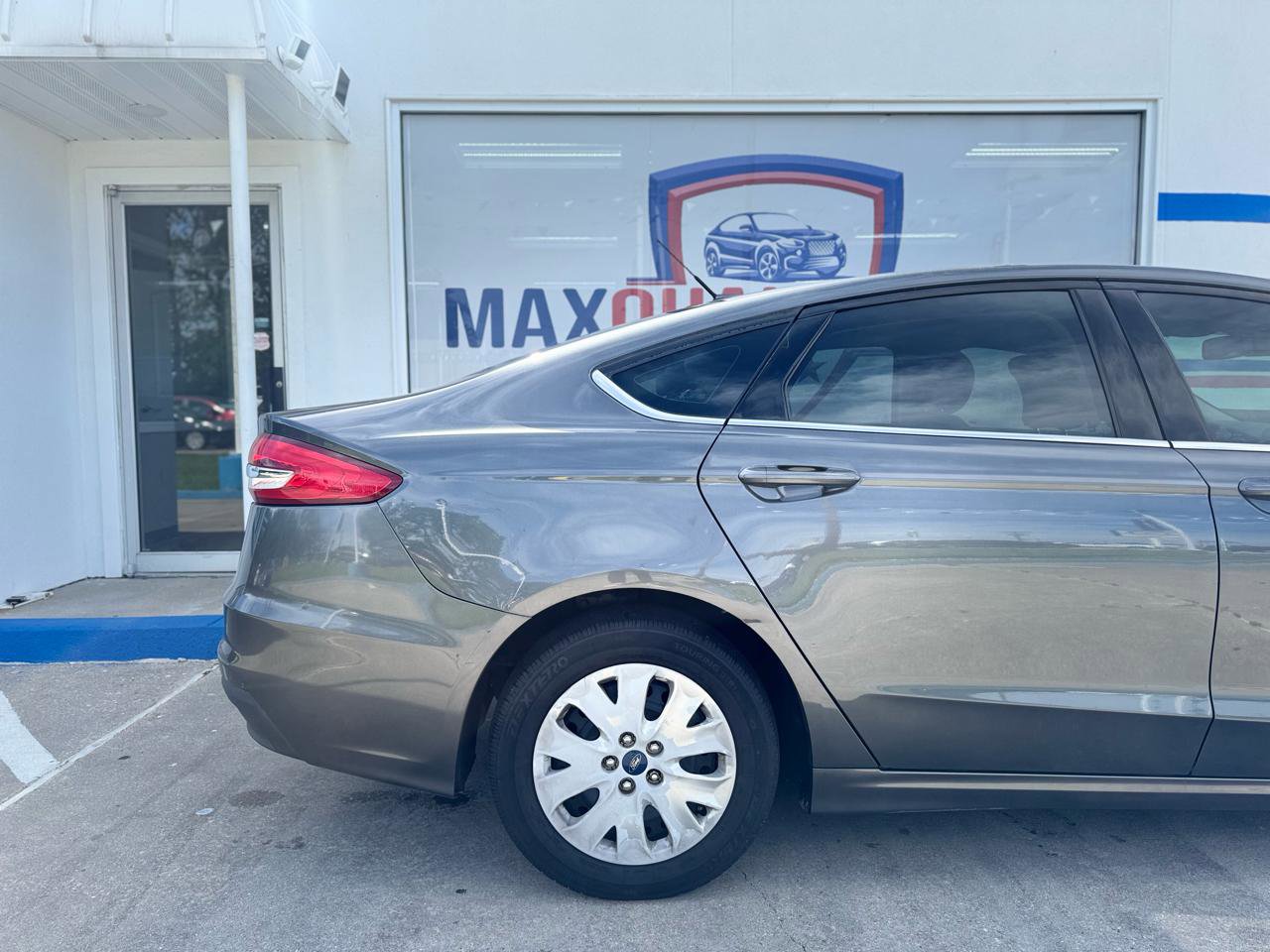 Used 2019 Ford Fusion S FWD image 22