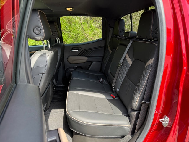 Used 2023 GMC Canyon Denali image 17