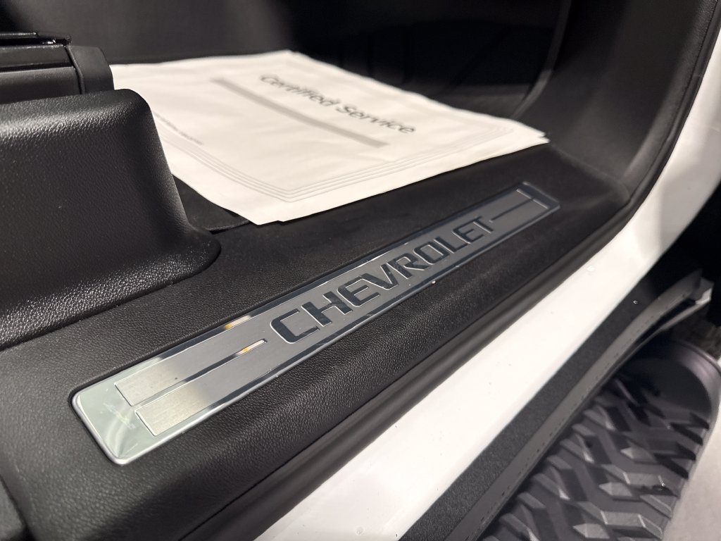 New 2026 Chevrolet Suburban Z71 w/ Comfort Package AWD/4WD image 36