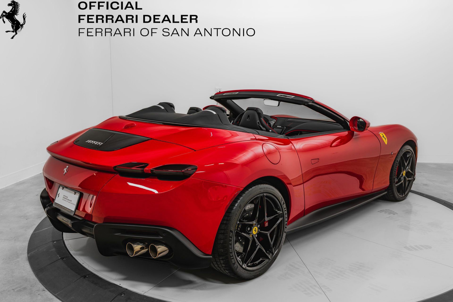 Certified 2025 Ferrari Roma Spider RWD image 9