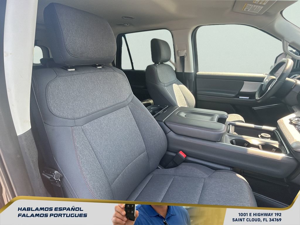 Used 2025 Ford Expedition Active image 38