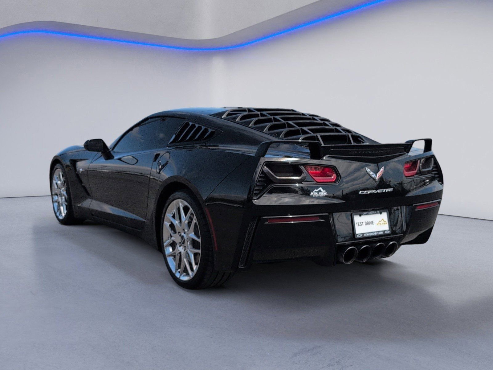 Used 2017 Chevrolet Corvette Stingray Coupe w/ 1LT image 3