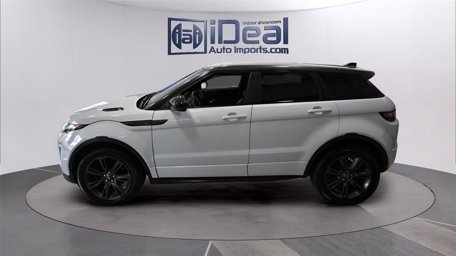 Used 2019 Land Rover Range Rover Evoque SE Premium AWD/4WD image 2