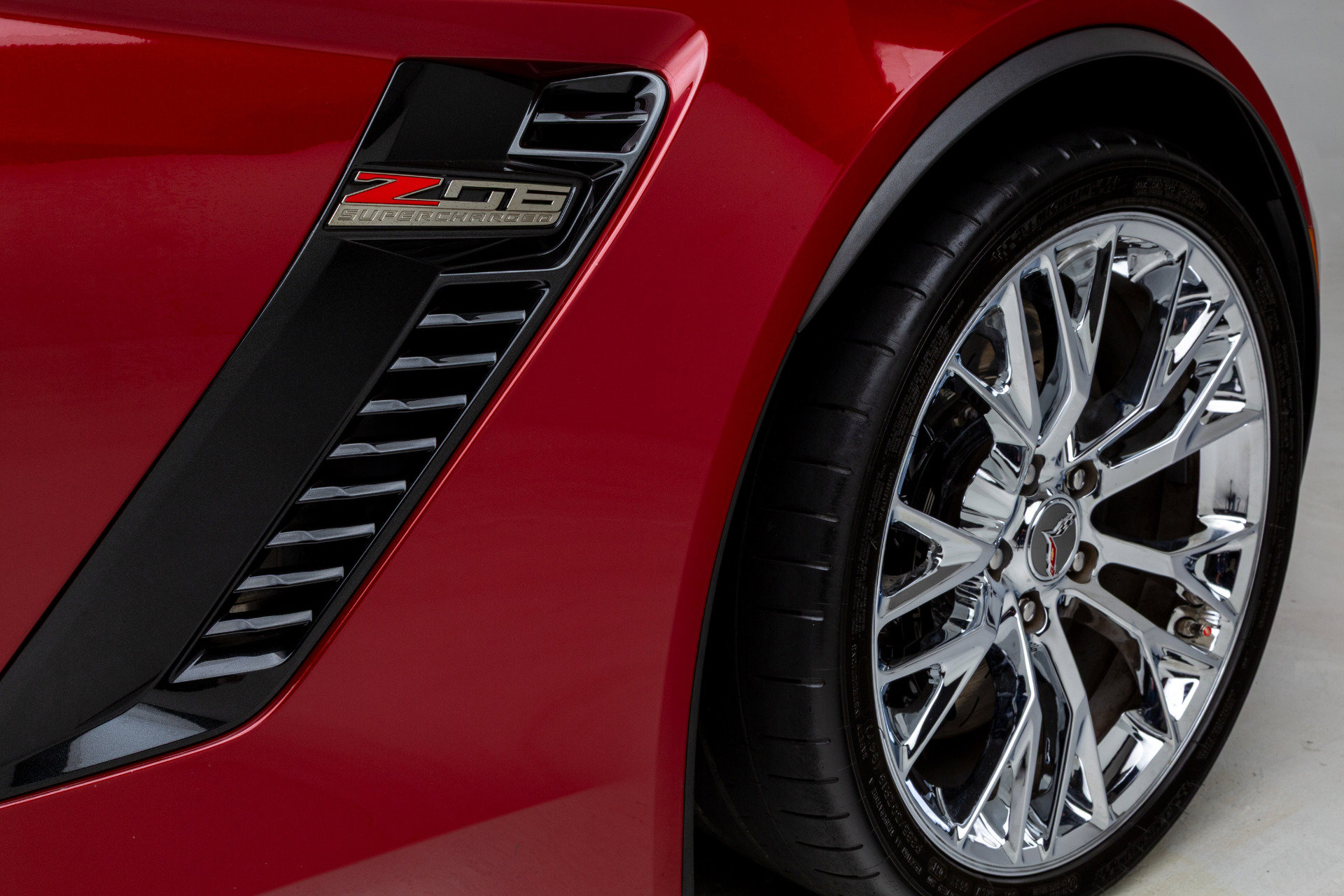 Used 2015 Chevrolet Corvette Z06 w/ 2LZ Preferred Equipment Group image 40