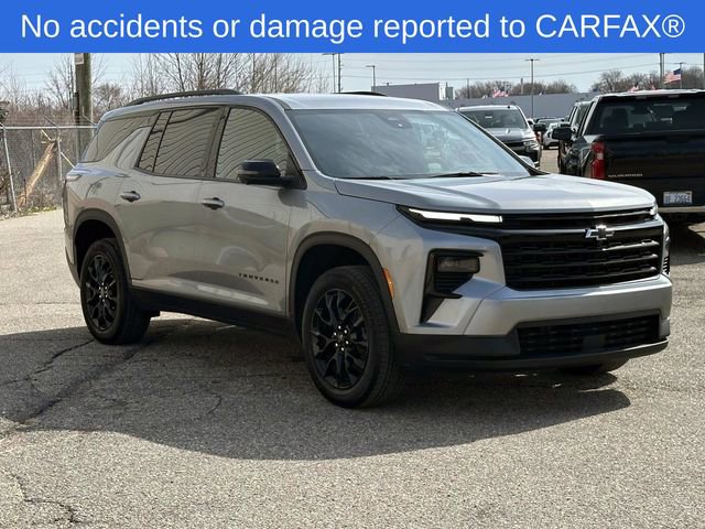 Used 2024 Chevrolet Traverse LT w/ Midnight/Sport Edition image 8