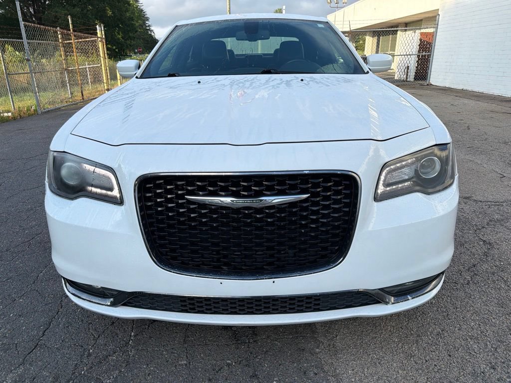 Used 2019 Chrysler 300 S RWD image 7