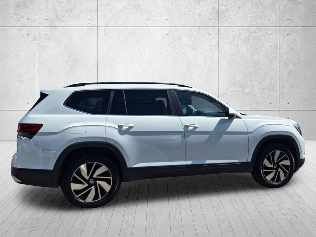 Used 2025 Volkswagen Atlas SE FWD image 4