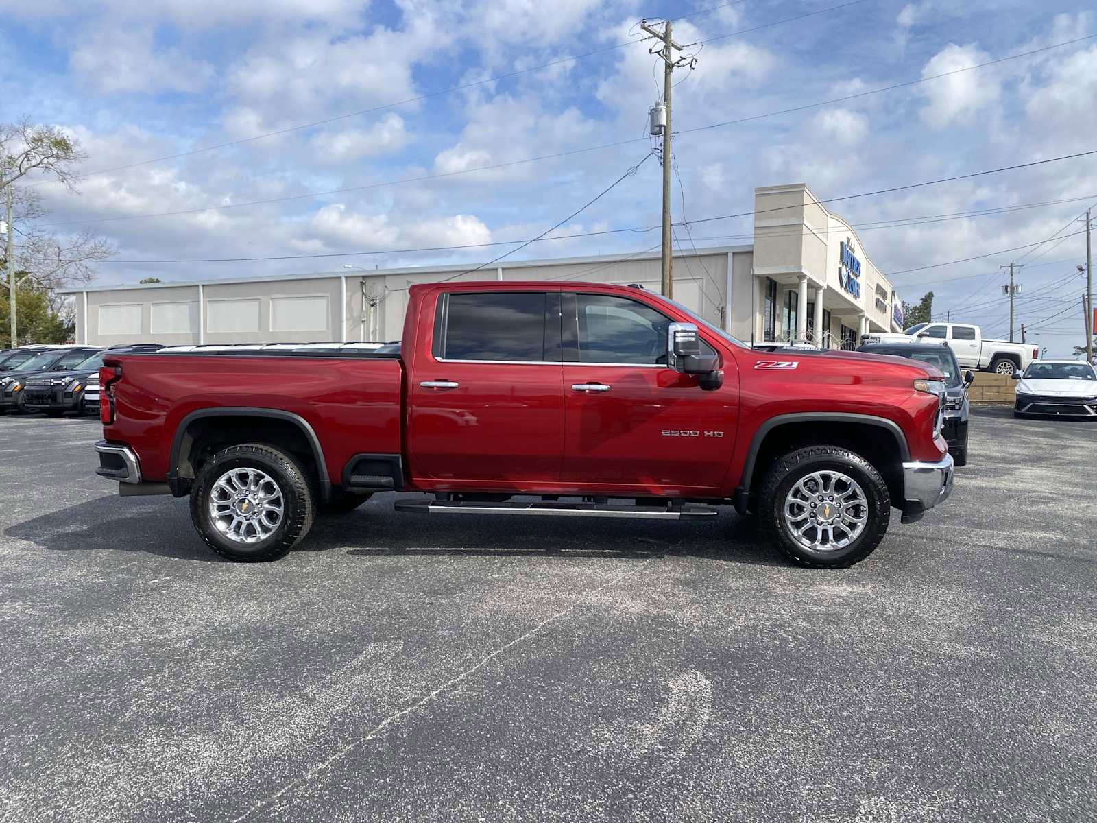 Used 2025 Chevrolet Silverado 2500 LTZ w/ LTZ Premium Package image 4