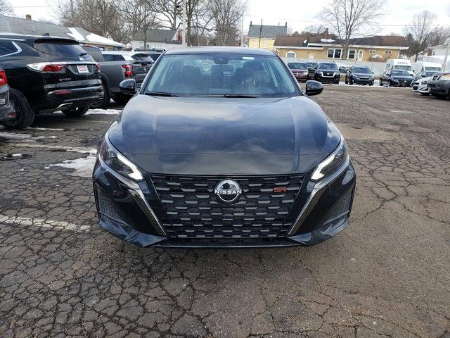 New 2025 Nissan Altima 2.5 SR image 9