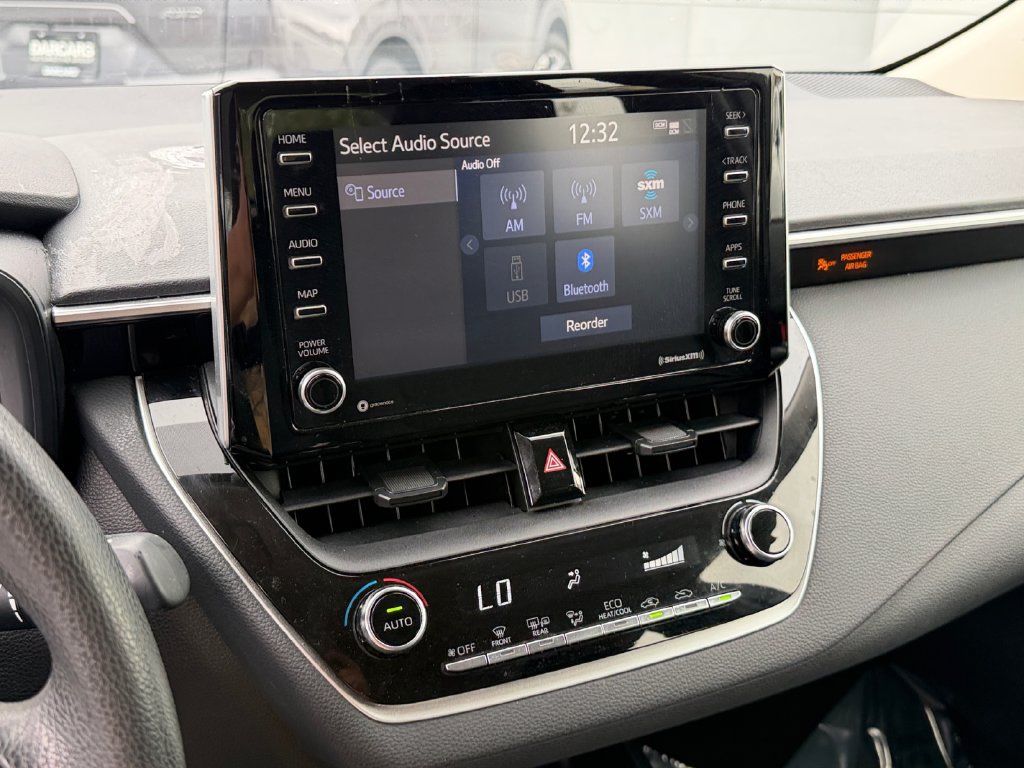 Used 2021 Toyota Corolla LE w/ Carpet Mat Package (TMS) FWD image 24