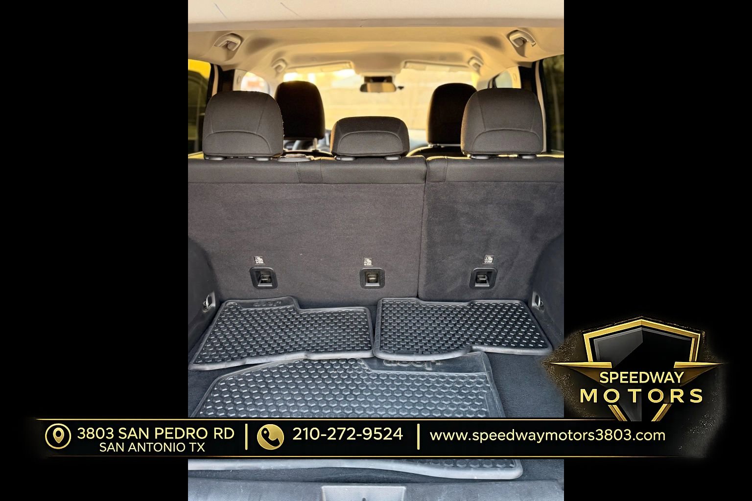 Used 2023 Jeep Renegade Latitude AWD/4WD image 19
