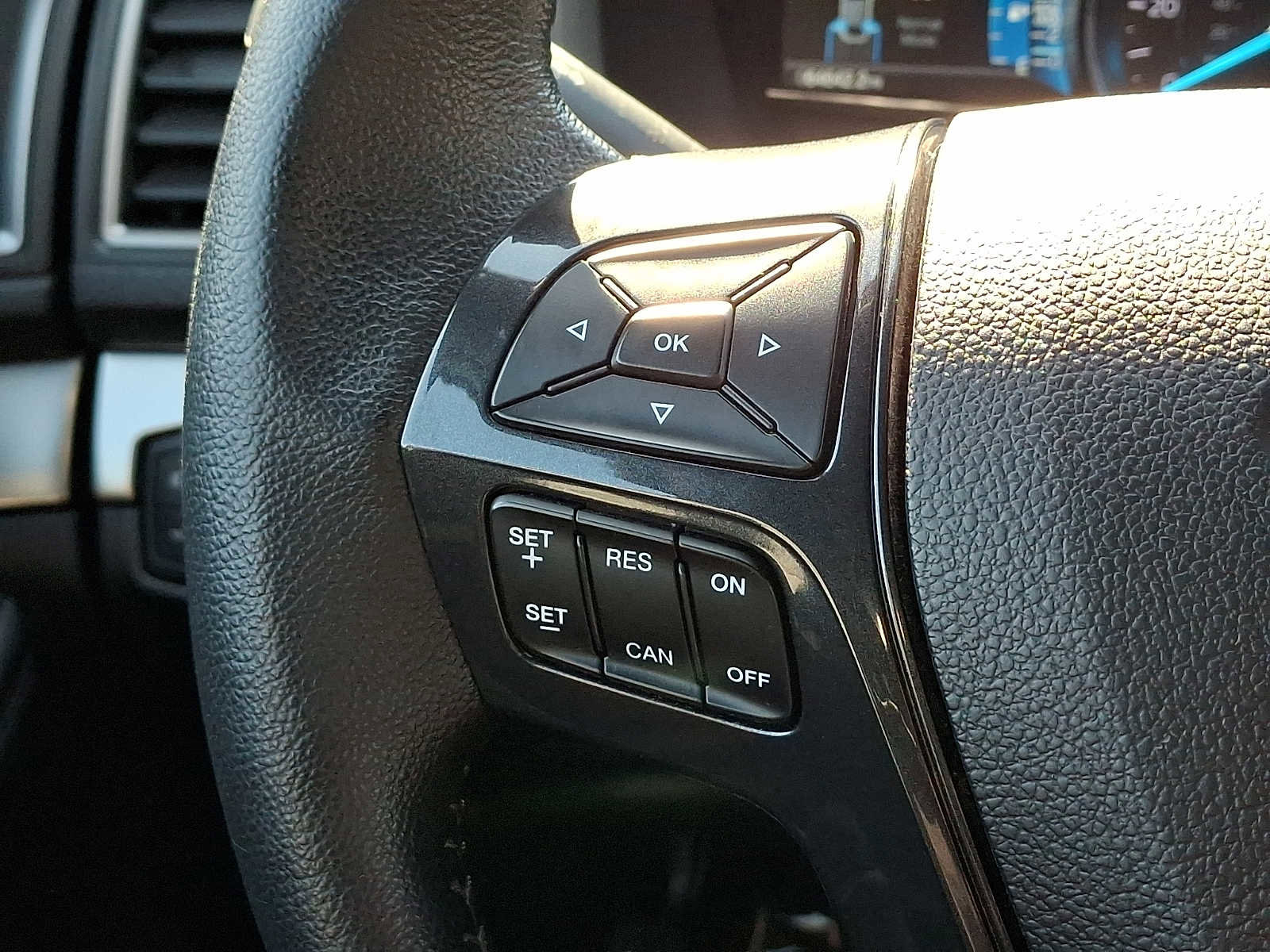 Used 2018 Ford Explorer XLT w/ Equipment Group 202A image 26