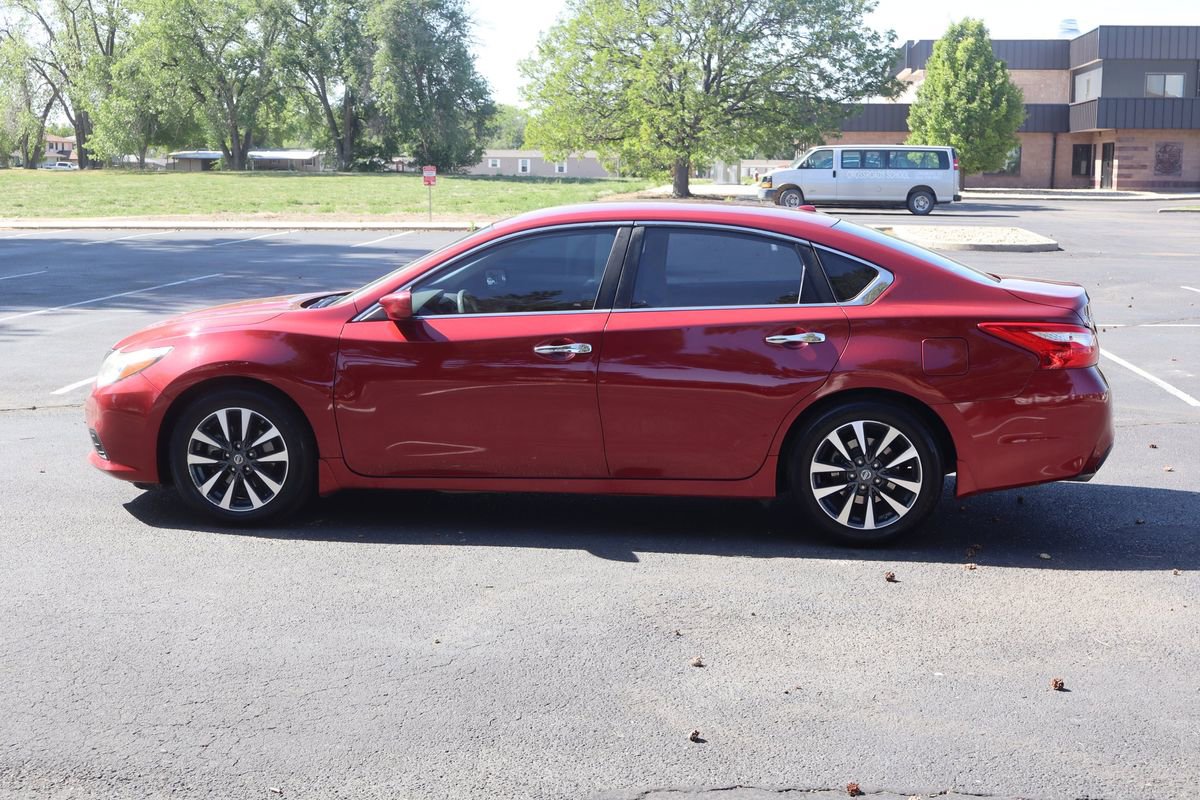 Used 2017 Nissan Altima 2.5 SV FWD image 9