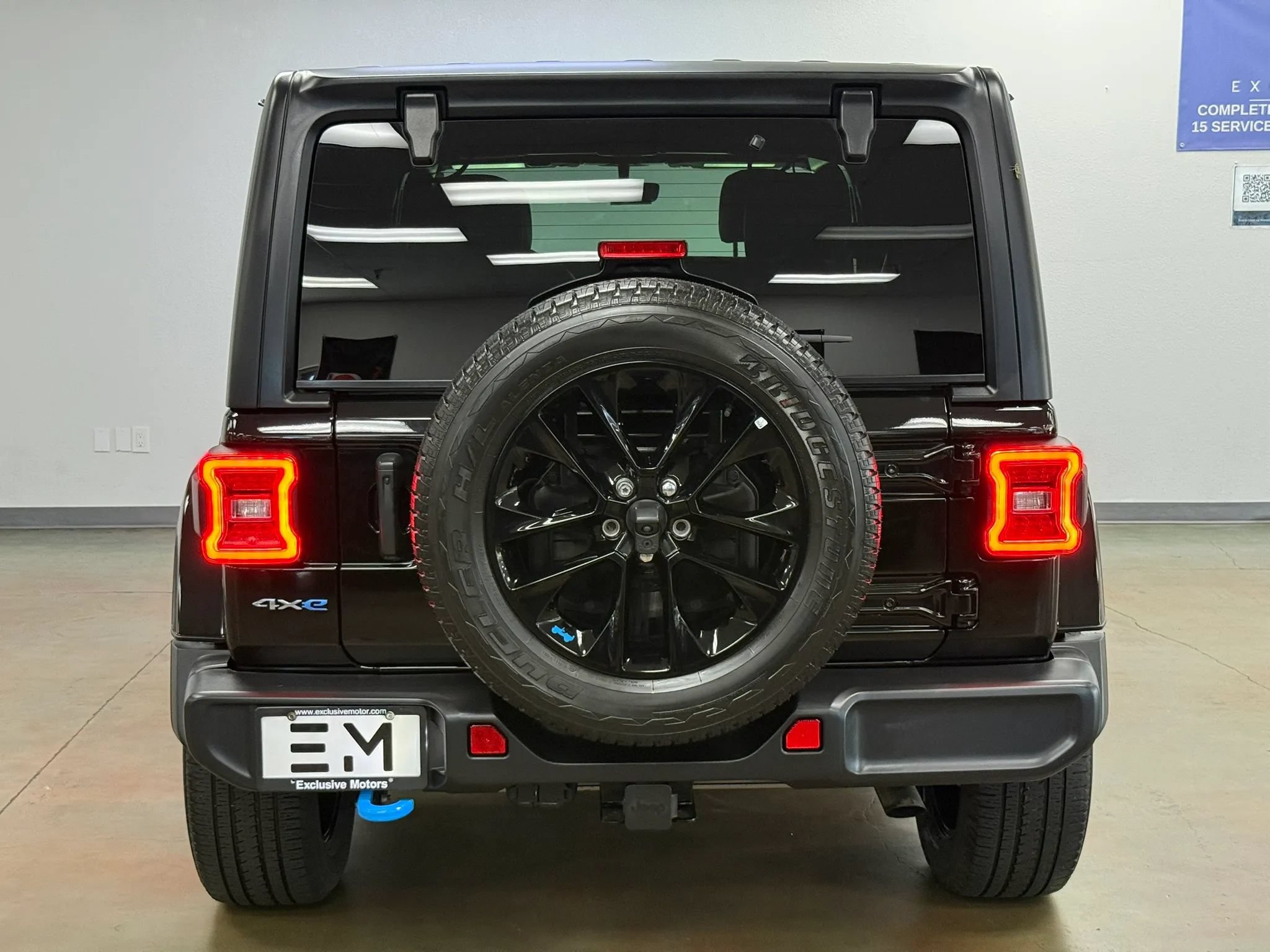 Used 2022 Jeep Wrangler Unlimited Sahara w/ Cold Weather Group AWD/4WD image 6