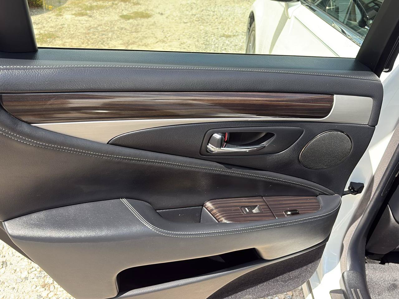 Used 2013 Lexus LS 460 w/ Comfort Pkg RWD image 24