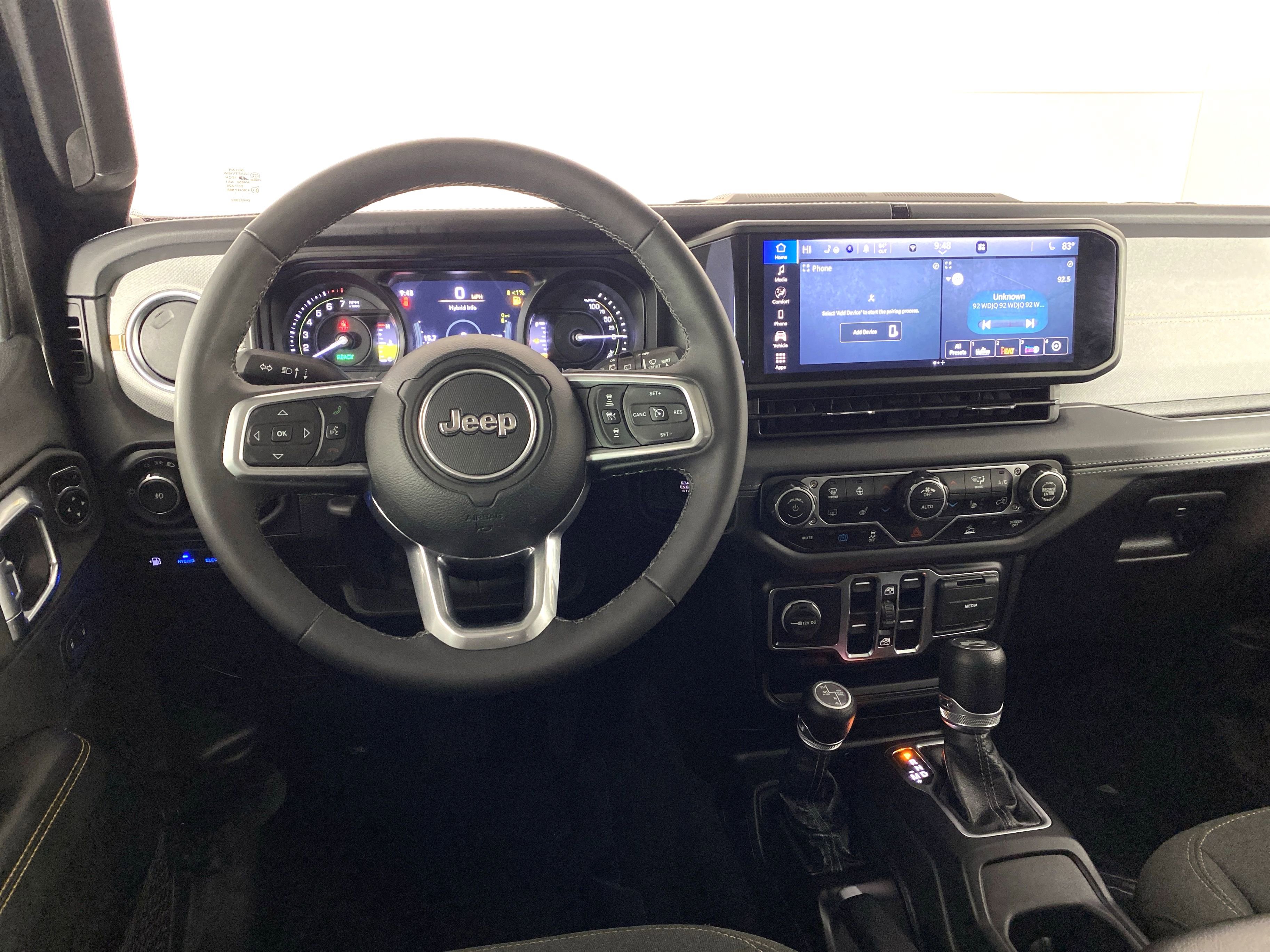 Used 2025 Jeep Wrangler Sahara AWD/4WD image 19