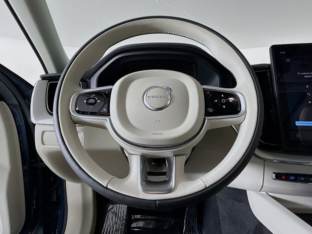 New 2026 Volvo XC60 B5 Ultra w/ Climate Package PRO image 11