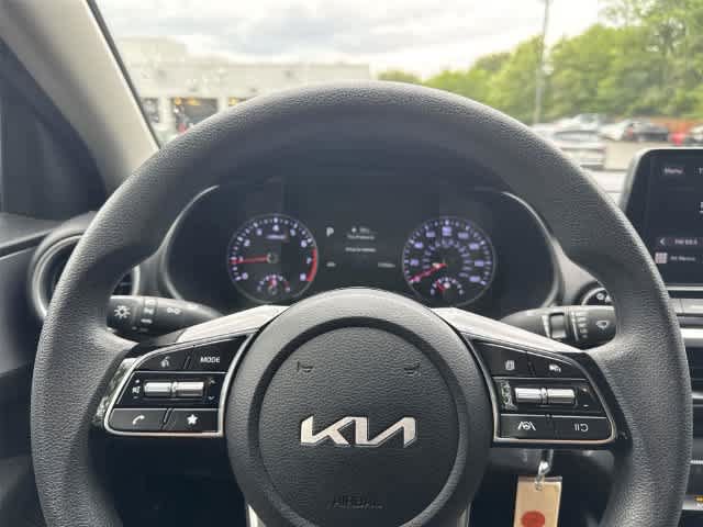 Used 2023 Kia Forte LXS w/ LXS Technology Package FWD image 17
