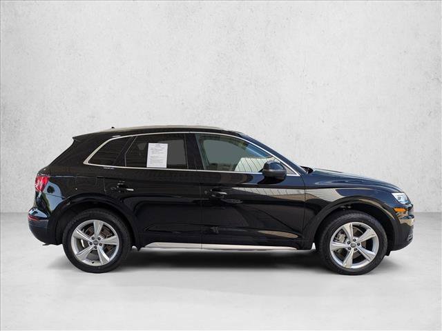 Used 2020 Audi Q5 2.0T Premium w/ Convenience Package AWD/4WD image 4