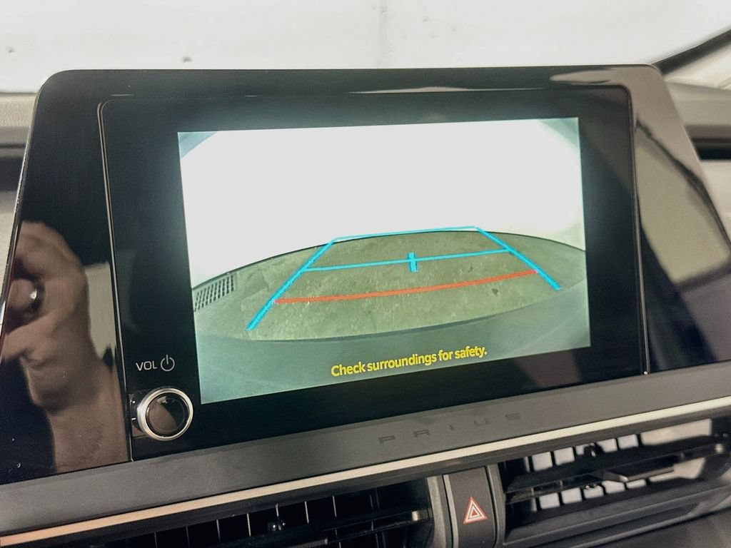 Used 2025 Toyota Prius LE FWD image 8