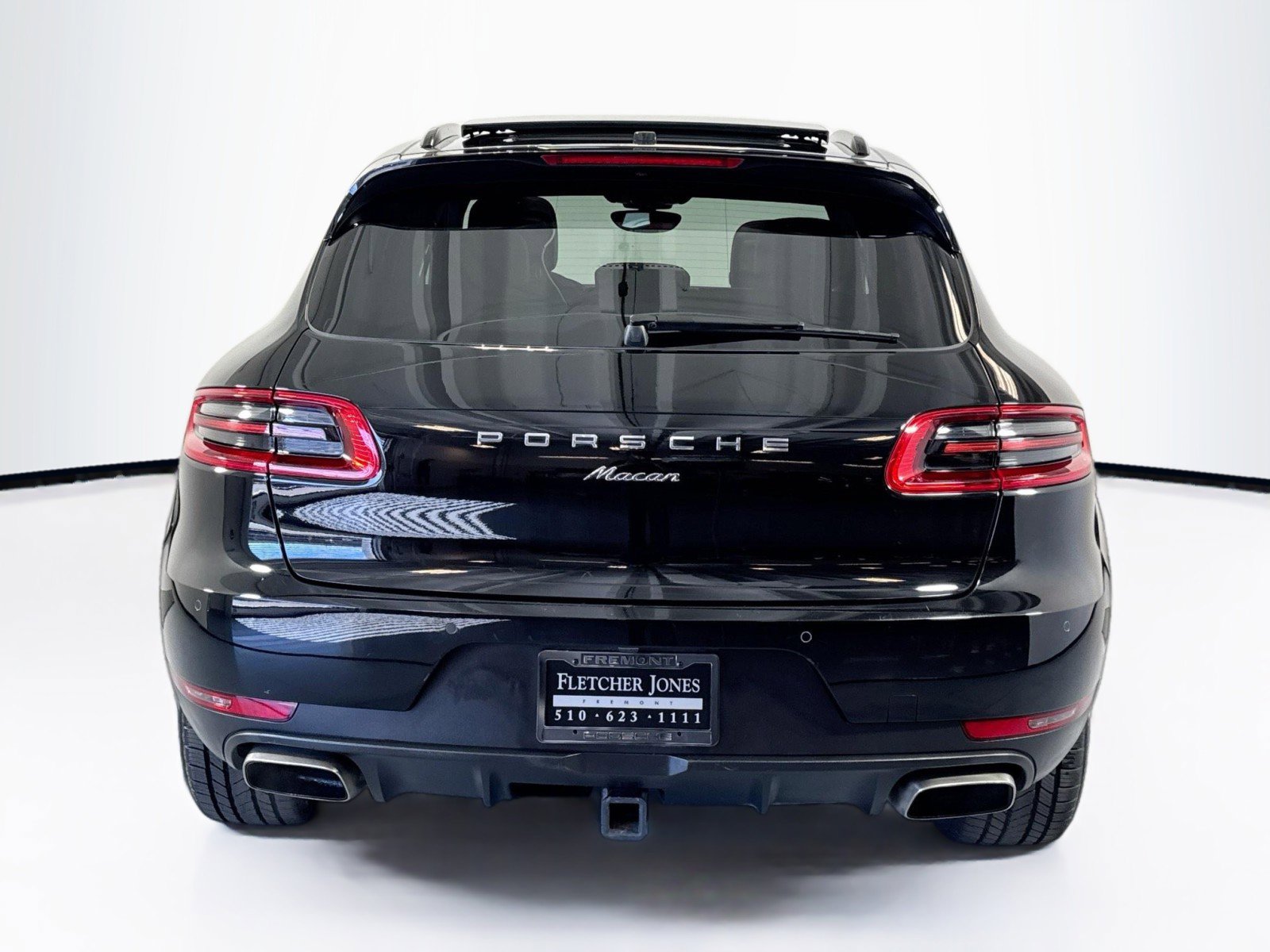 Used 2018 Porsche Macan w/ Premium Package Plus AWD/4WD image 10