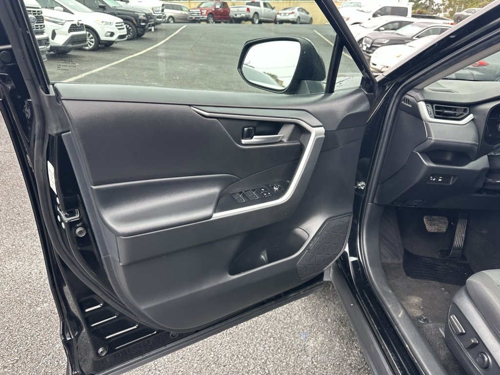 Used 2023 Toyota RAV4 XLE image 12