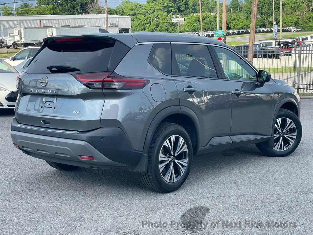 Used 2023 Nissan Rogue SV w/ SV Premium B Package FWD image 2