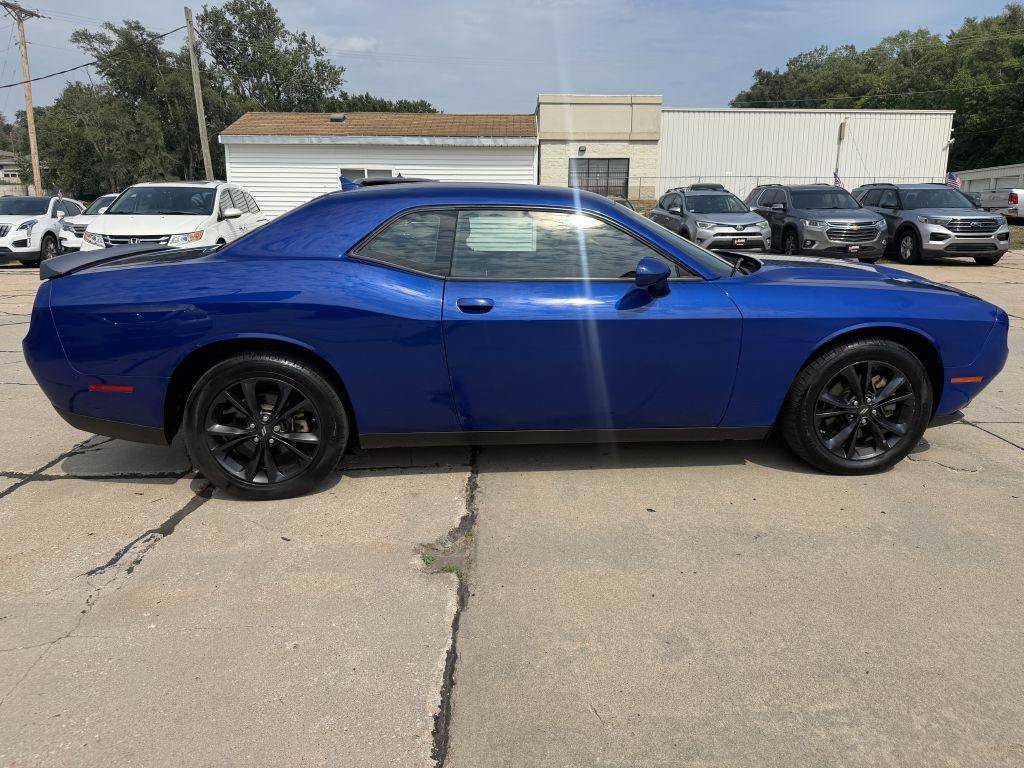 Used 2022 Dodge Challenger SXT w/ Driver Convenience Group AWD/4WD image 7
