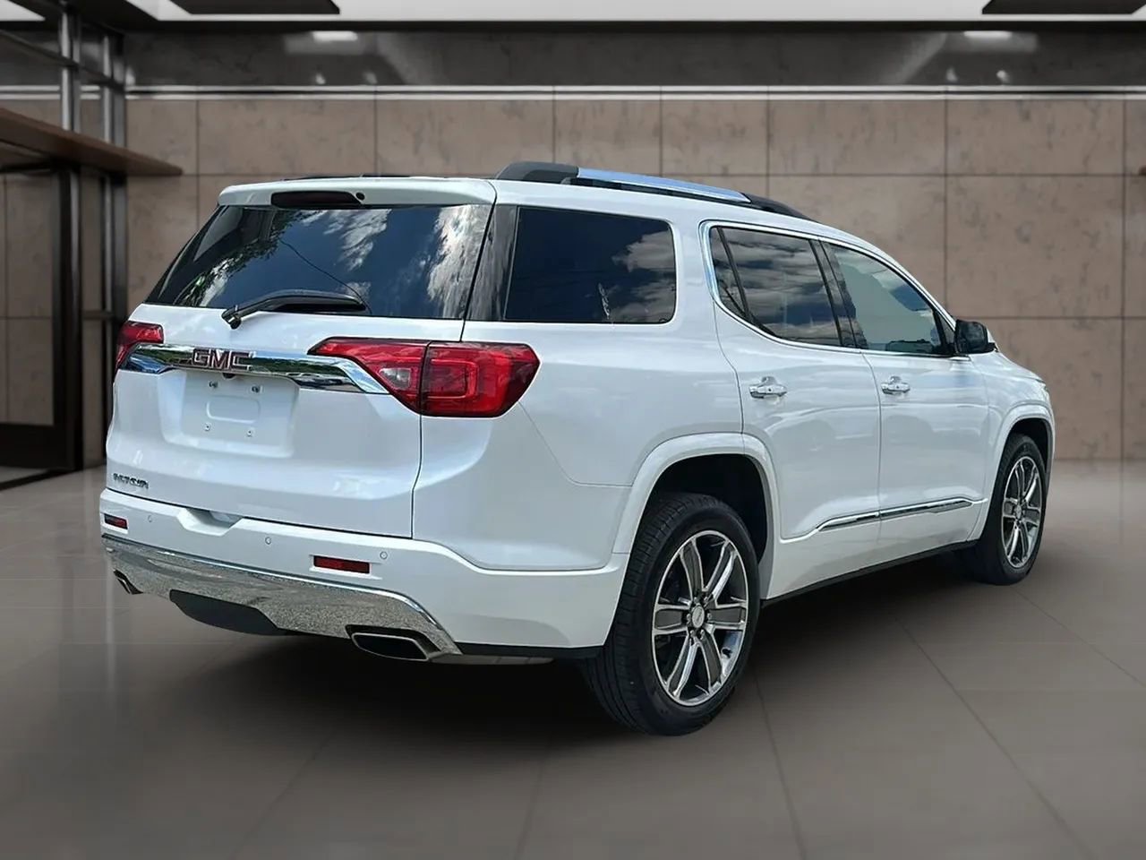 Used 2017 GMC Acadia Denali FWD image 8
