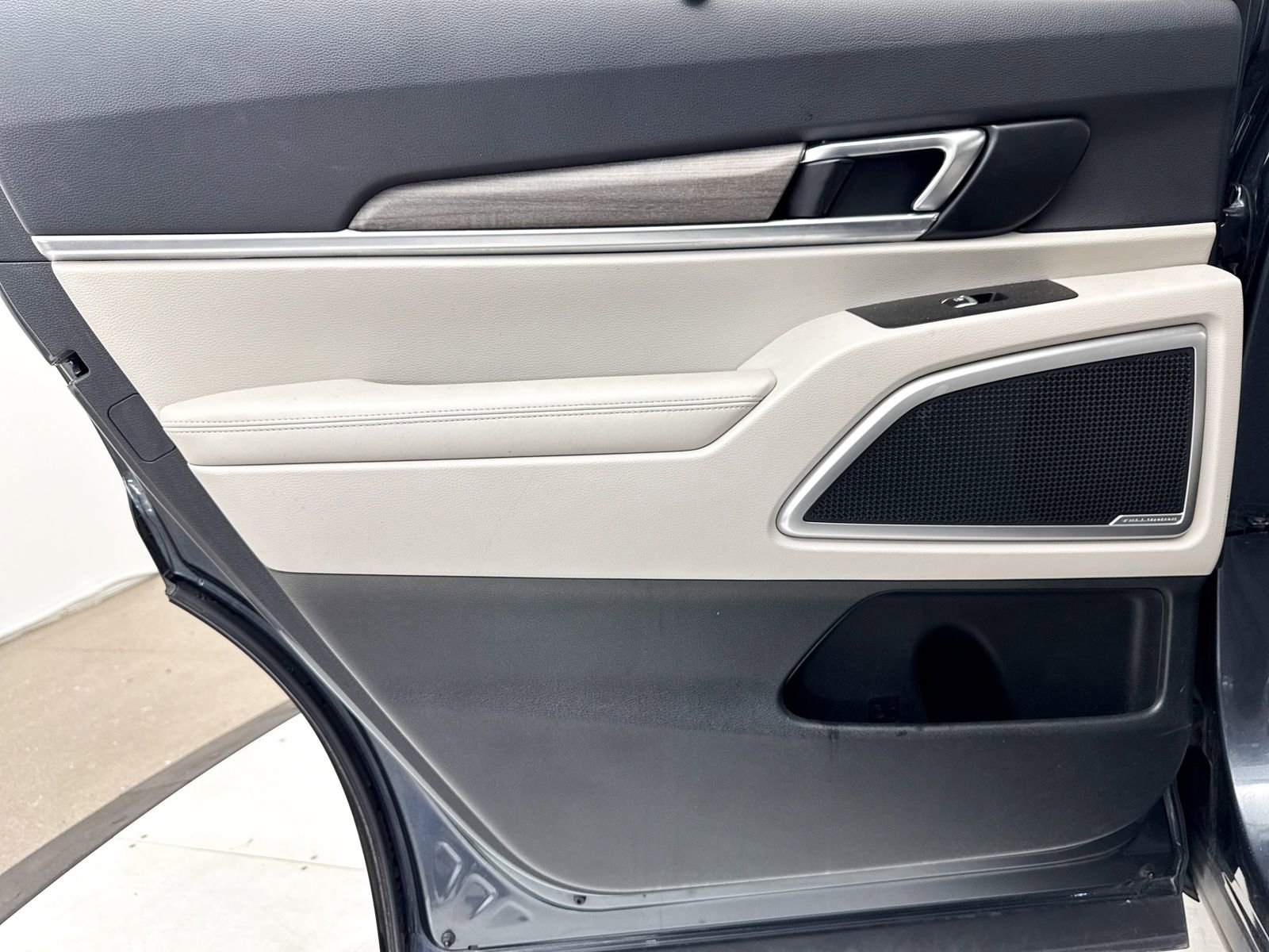 Used 2022 Kia Telluride EX w/ EX Premium Package image 35