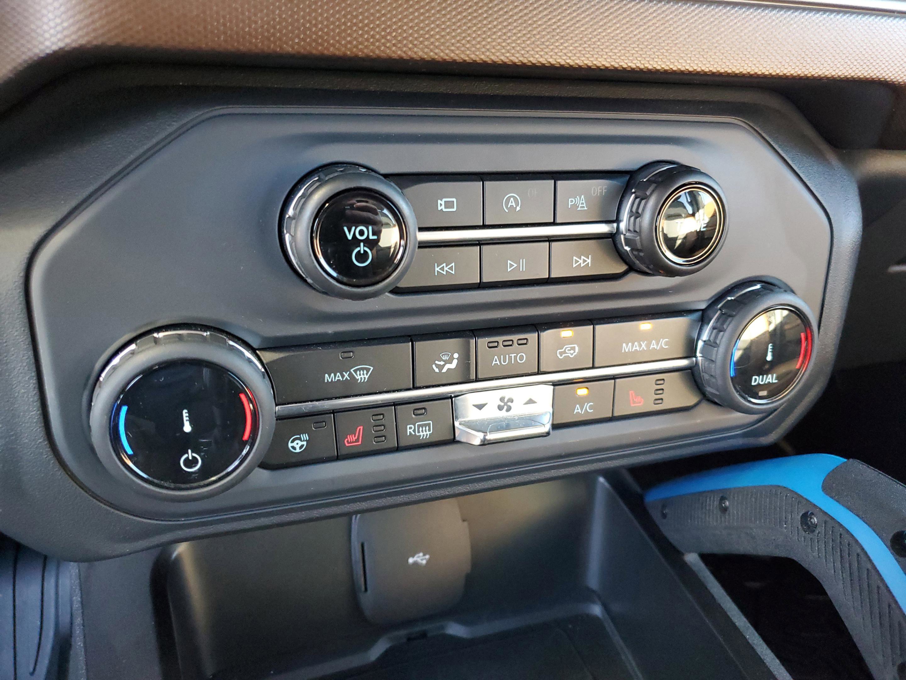 Used 2022 Ford Bronco Outer Banks image 25