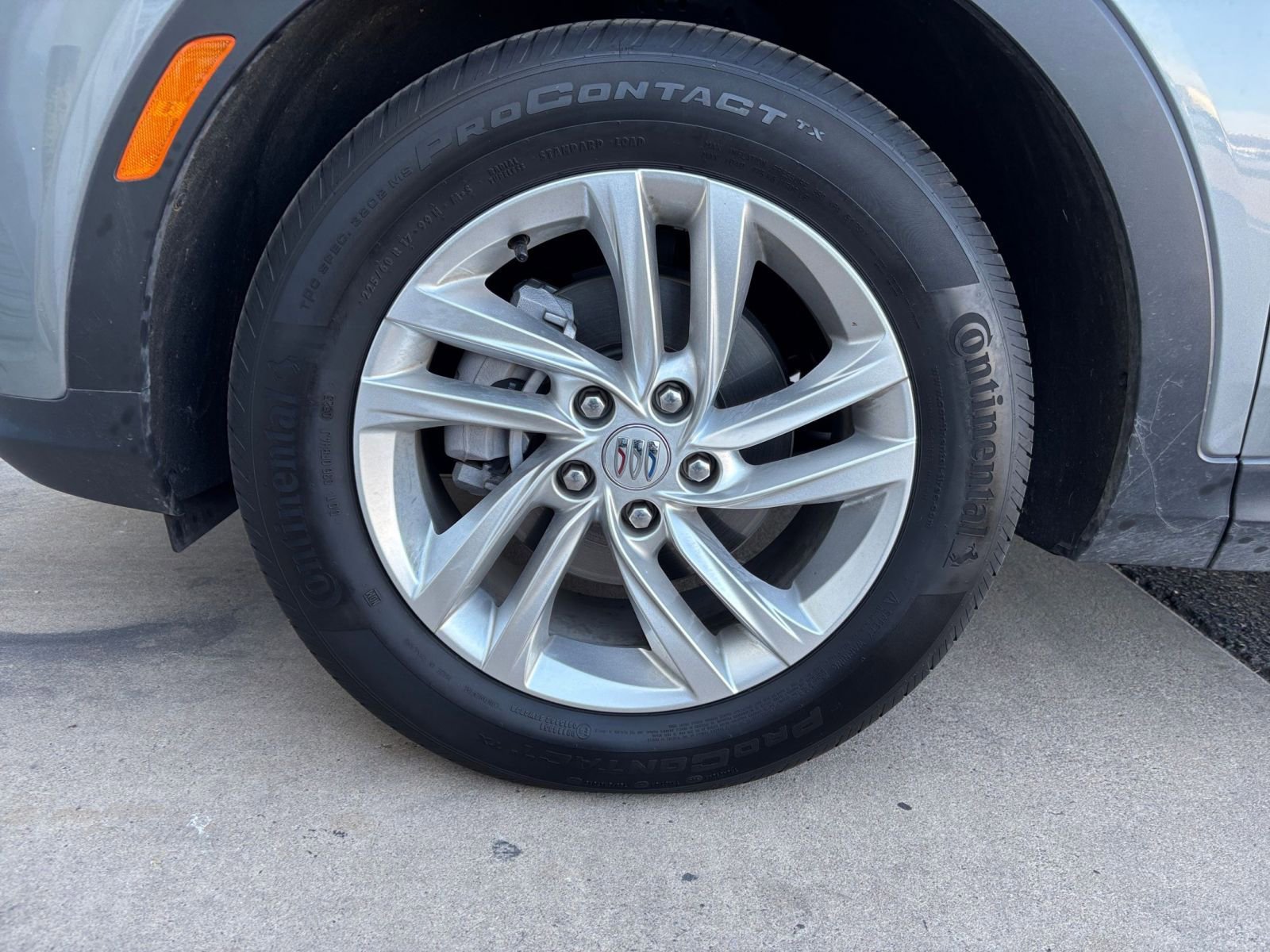 Used 2025 Buick Envista Preferred image 29