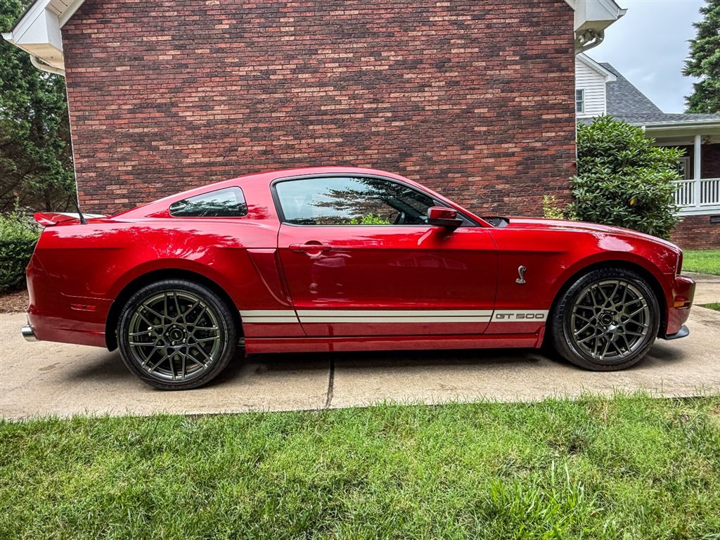 Used 2013 Ford Mustang Shelby GT500 RWD image 32