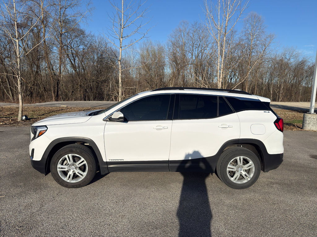 Used 2018 GMC Terrain SLE w/ Driver Convenience Package image 3