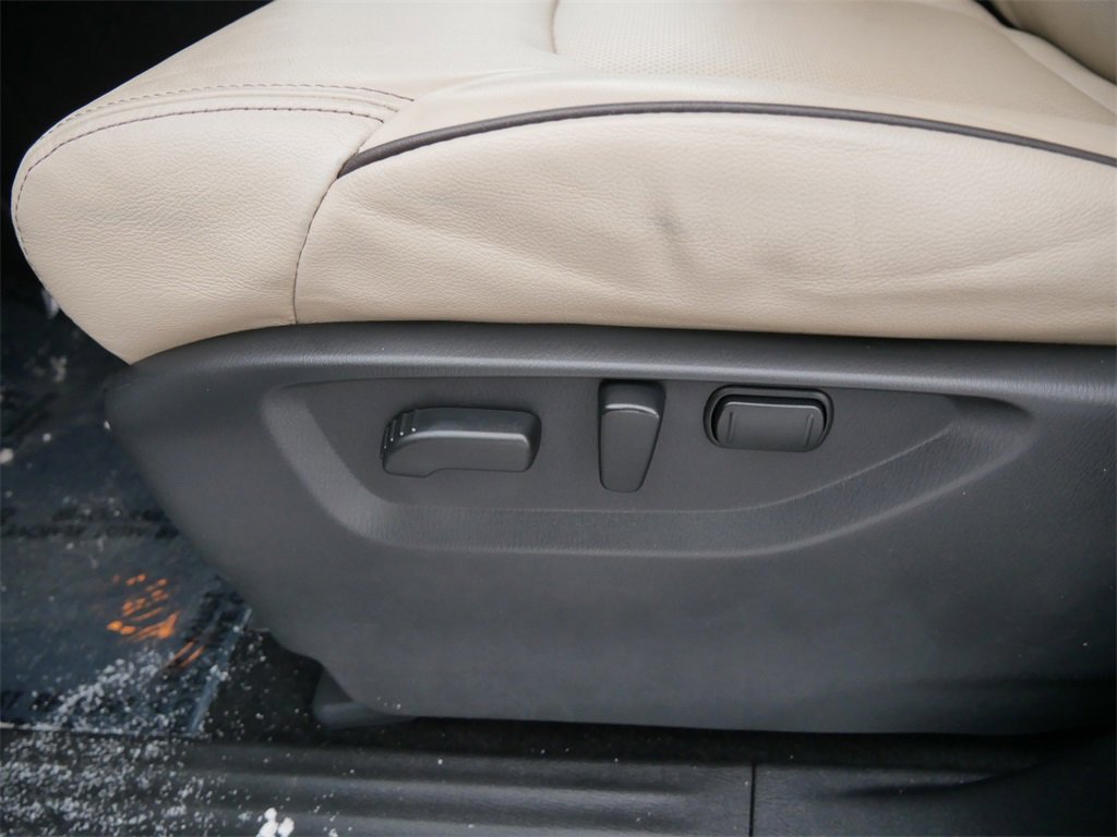 Used 2024 Nissan Armada SL w/ Captain's Chairs Package image 15