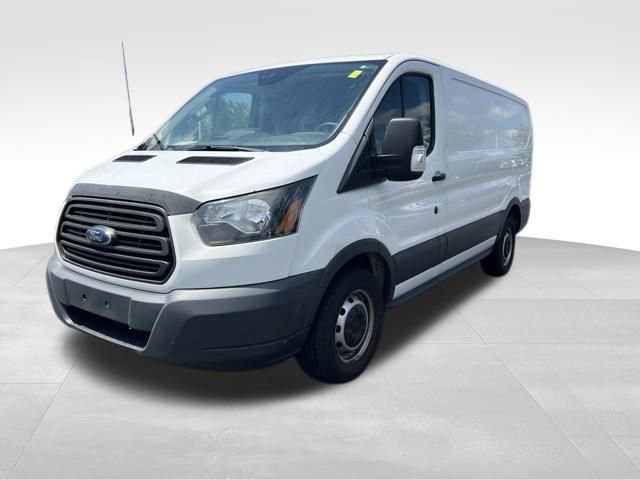 Used 2017 Ford Transit 150 130 Low Roof RWD image 3