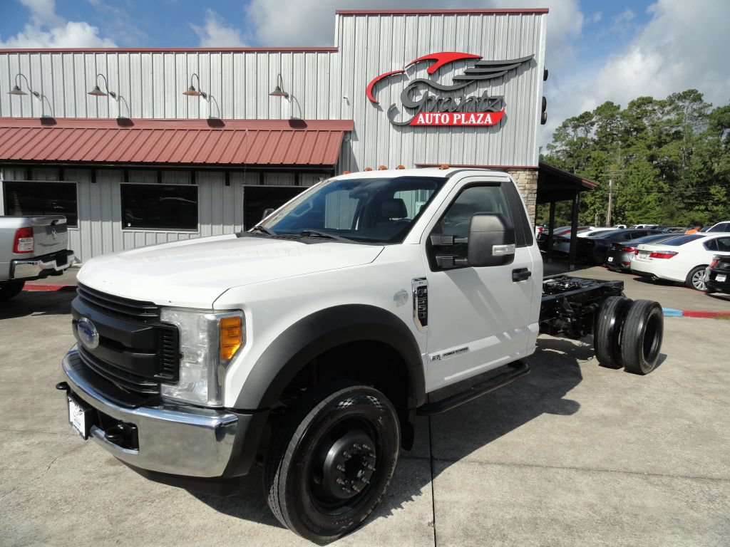 Used 2017 Ford F550 2WD Regular Cab Super Duty image 1